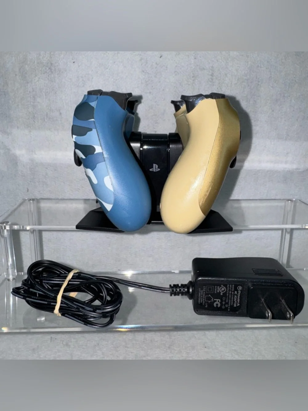 EUC PowerA Dual Charging Station with 2 PlayStation PS4 Controllers Blue Camo